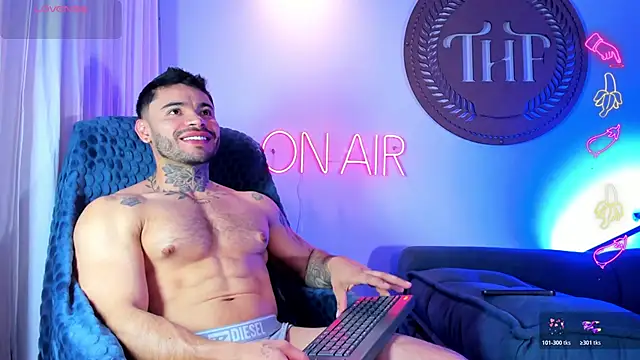 thiagoferrari2 online show from 10.26.25