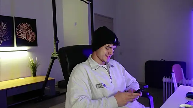 Brad Holloway online show from 11.08.25