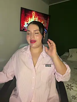 Snapshot of pareja_curiosa19 chatting on 05.27.26 pareja curiosa19 online show from 05.27.26