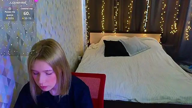 Snapshot of Tara_Lawson chatting on 03.10.26 Tara Lawson online show from 03.10.26