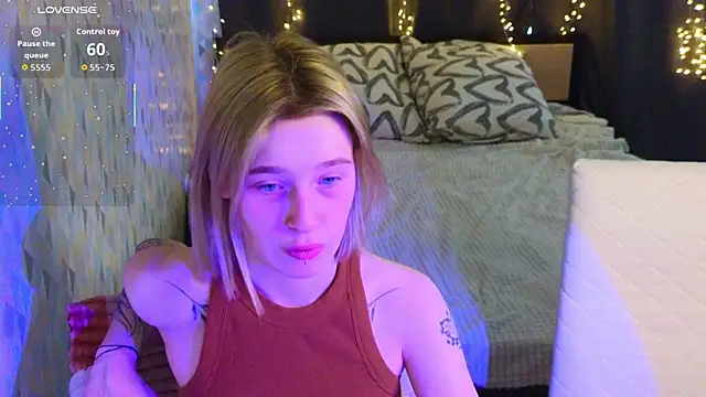 Snapshot of Tara_Lawson chatting on 04.06.26 Tara Lawson online show from 04.06.26