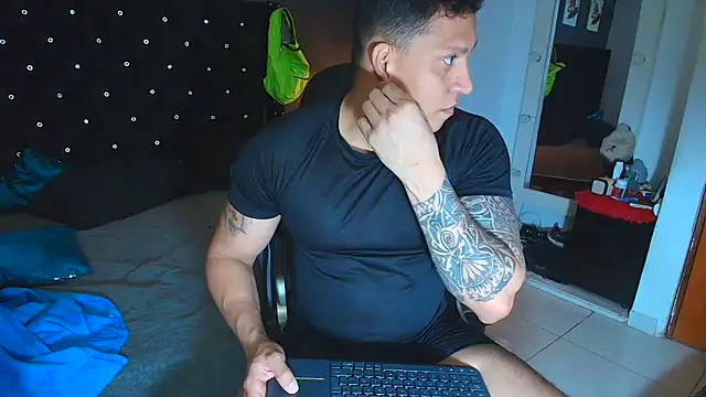 Snapshot of ethan_dalton_ chatting on 11.11.25 ethan dalton online show from 11.11.25