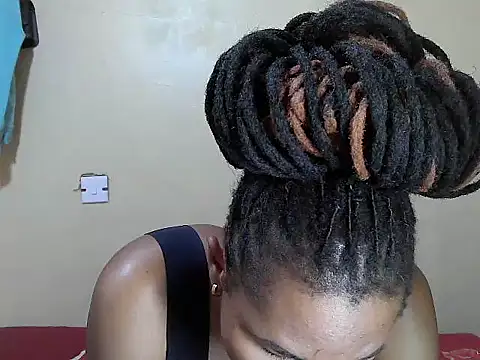 Creamy-Aisha online show from 11.11.25