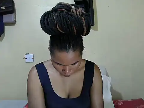 Creamy-Aisha online show from 11.25.25