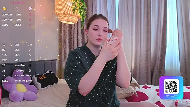 ConstanceHelms online show from 04.08.26