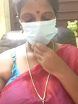 poojaa-rani online show from 10.18.25