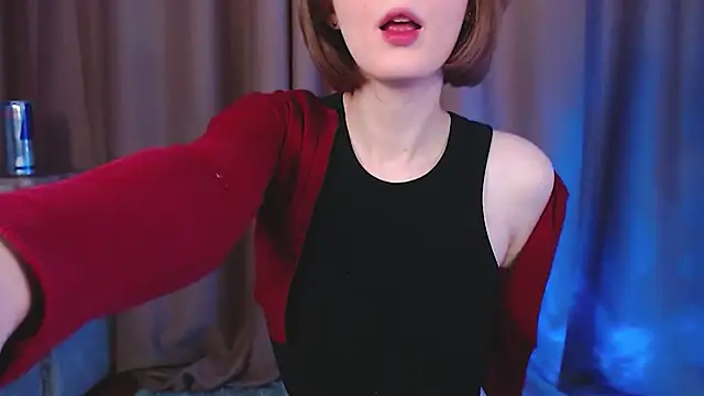 Snapshot of c0ralynx chatting on 12.01.25 c0ralynx online show from 12.01.25