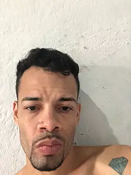 Snapshot of HenriquePhn chatting on 06.26.26 HenriquePhn online show from 06.26.26