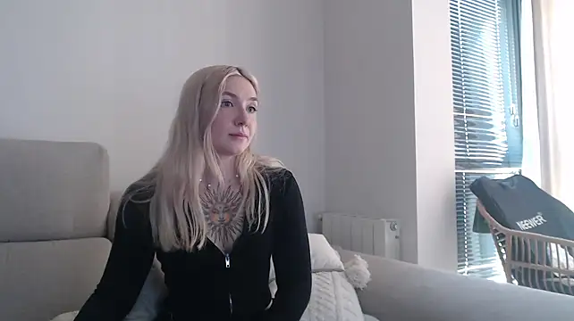 tattoobbgirl online show from 10.15.25