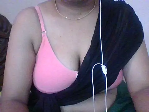 Snapshot of snehashreyatamil chatting on 10.03.25 snehashreyatamil online show from 10.03.25