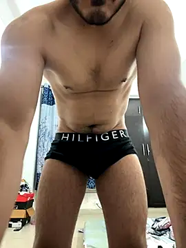 Snapshot of Guccilonda17 chatting on 11.29.25 Guccilonda17 online show from 11.29.25