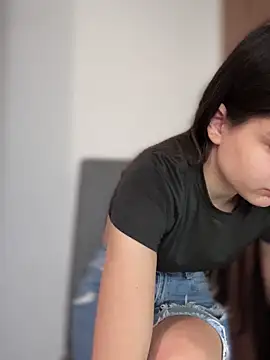 Snapshot of EvieSexy chatting on 03.20.25 EvieSexy online show from 03.20.25