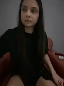 Snapshot of EvieSexy chatting on 03.22.25 EvieSexy online show from 03.22.25