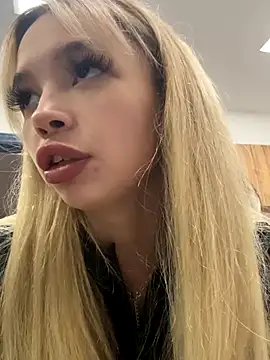 Snapshot of katyevance chatting on 11.24.25 katyevance online show from 11.24.25