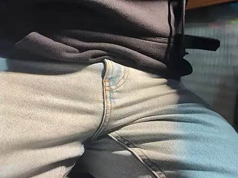 Max 965 online show from 11.15.25