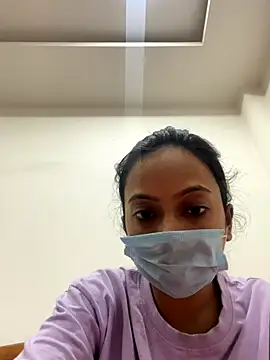 Snapshot of Nia-Stream chatting on 11.24.25 Nia-Stream online show from 11.24.25