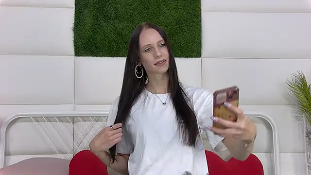 TaraHarris online show from 10.19.25