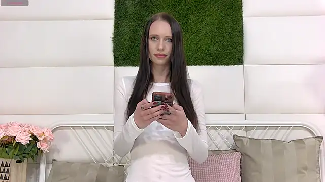 Snapshot of TaraHarris chatting on 04.27.26 TaraHarris online show from 04.27.26