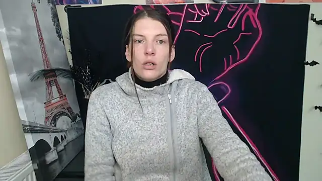 VanessaRey  online show from 03.18.25