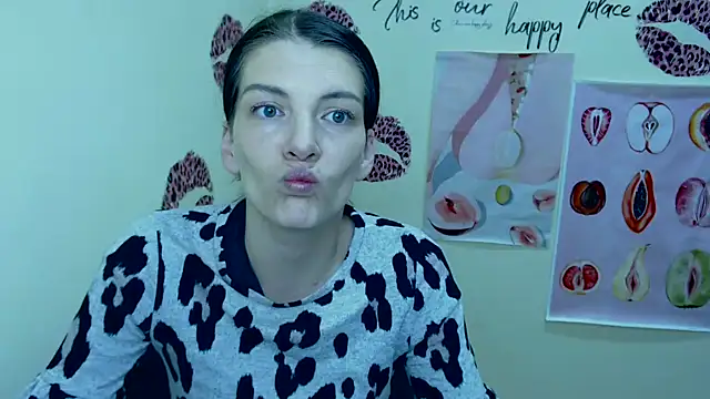 VanessaRey  online show from 03.21.25