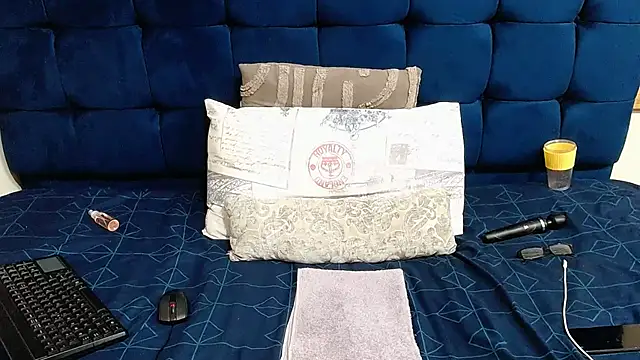AriesCake online show from 05.11.26