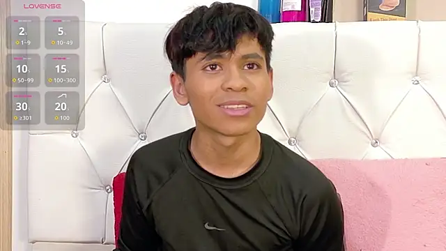 Snapshot of Ethan_Westt chatting on 11.27.25 Ethan Westt online show from 11.27.25