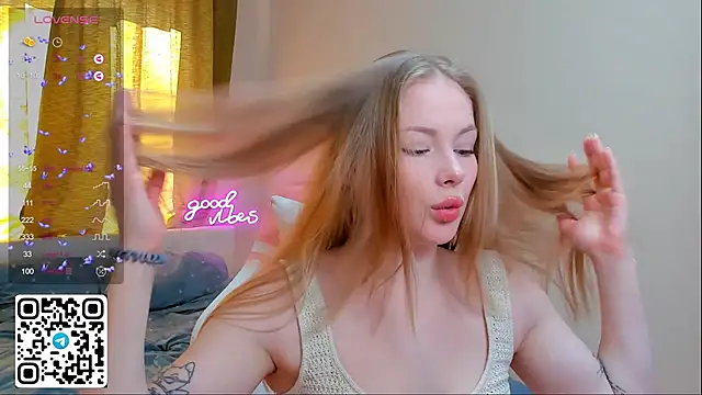 Snapshot of -awari- chatting on 03.18.25 -awari- online show from 03.18.25