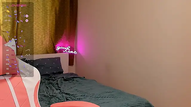 Snapshot of -awari- chatting on 03.20.25 -awari- online show from 03.20.25