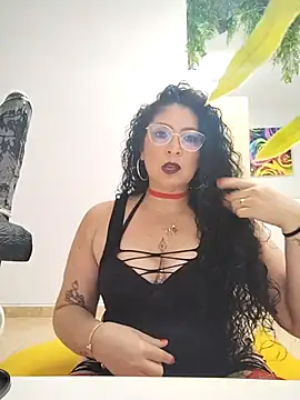 Snapshot of issa_gracce chatting on 03.18.25 issa gracce online show from 03.18.25