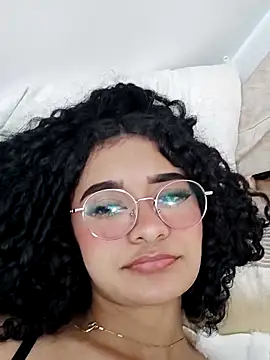 Snapshot of Yumeku_04_ chatting on 12.18.25 Yumeku 04 online show from 12.18.25