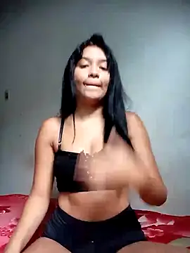 Snapshot of Leticiahoot chatting on 03.19.25 Leticiahoot online show from 03.19.25