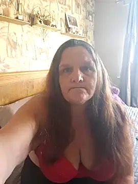 MissQueenBeex online show from 09.28.25
