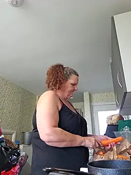 MissQueenBeex online show from 11.09.25