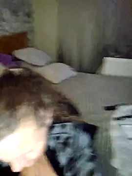 MissQueenBeex online show from 11.16.25