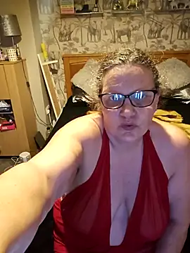 MissQueenBeex online show from 03.08.26