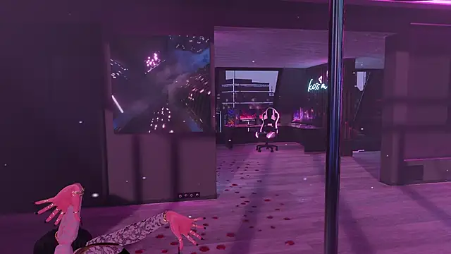 Snapshot of wittleweeel2 chatting on 11.08.25 wittleweeel2 online show from 11.08.25