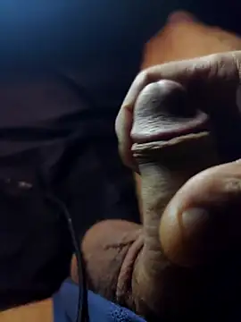 Snapshot of evi42 chatting on 11.10.25 evi42 online show from 11.10.25