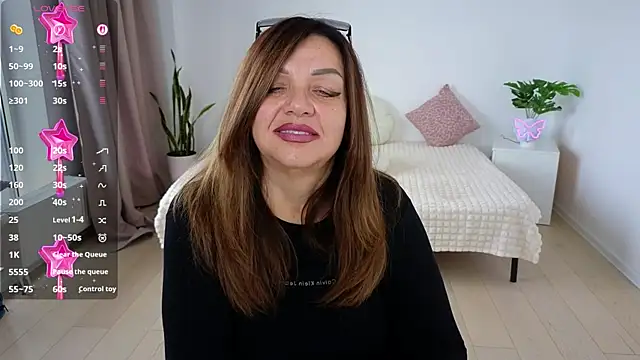 Nika Light online show from 10.14.25