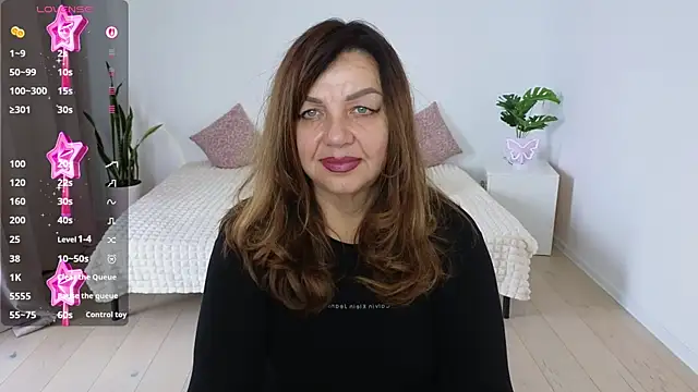 Nika Light online show from 10.17.25