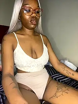 YummyMelanin117 online show from 10.14.25