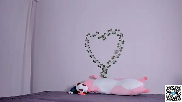 emmelieflorence online show from 02.18.26