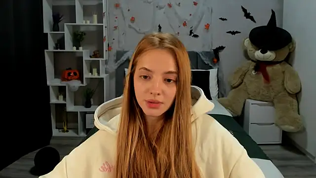 MelanieAlves online show from 11.06.25