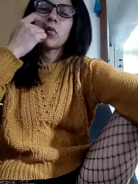 Snapshot of Camilitah chatting on 11.04.25 Camilitah online show from 11.04.25