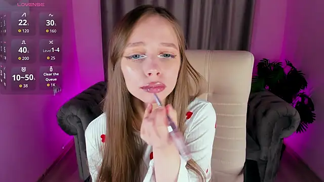 Amy Waynee online show from 11.18.25