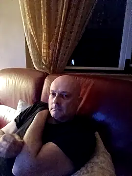 Alexis Bull online show from 02.08.26