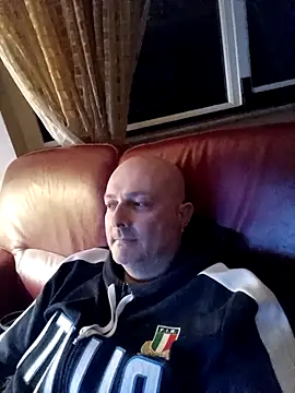 Alexis Bull online show from 02.17.26