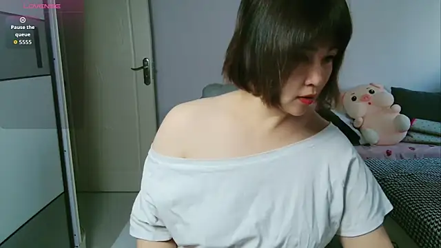 Snapshot of awamei chatting on 10.13.25 awamei online show from 10.13.25