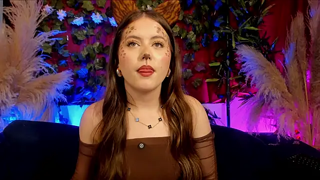 Snapshot of viol_collins__ chatting on 10.31.25 viol collins online show from 10.31.25