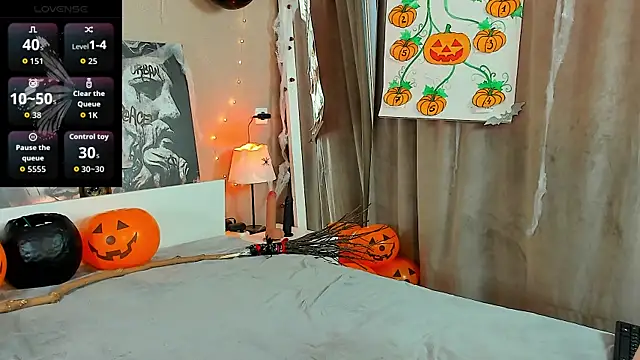 Snapshot of Kristy_na chatting on 10.25.25 Kristy na online show from 10.25.25