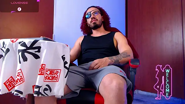 Snapshot of pirata_fitness chatting on 02.12.26 pirata fitness online show from 02.12.26